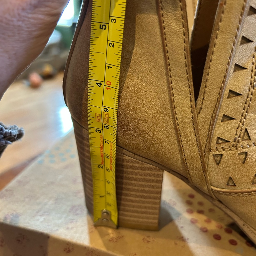 Cute Booties! - Picture 5 of 6